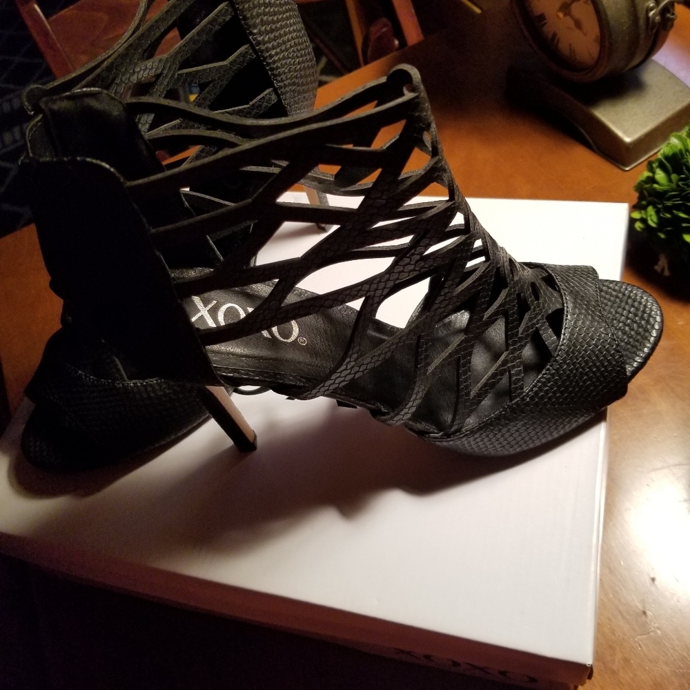 XOXO Size 10 (US) Zip-back Black Heels